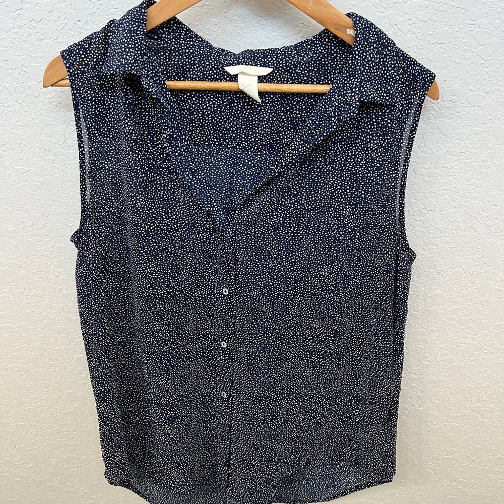 H&M white speckled navy blouse